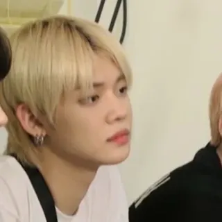 😐 K-pop, Beroemdheid, Persoon, Blond haar, Koreaans telegram sticker