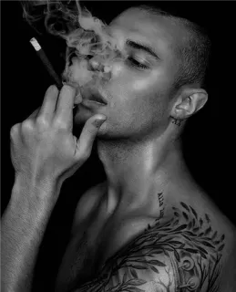 🚬 uomo, fumare, ritratto, monocromatico, sigaretta, tatuaggio telegram sticker