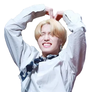❤️ persona, corazón, amor, k-pop, ídolo, hombre, pelo rubio, sonrisa whatsapp sticker