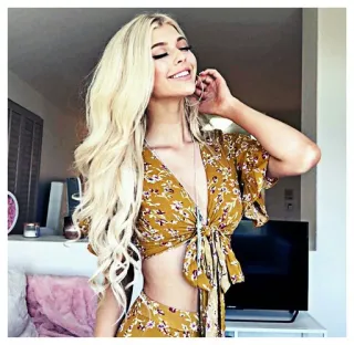 🥀 phụ nữ, tóc vàng, thời trang, người mẫu, cô gái, vẻ đẹp, chân dung, nụ cười telegram sticker