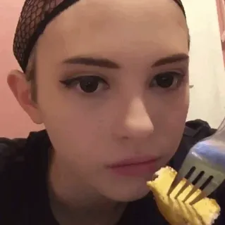 🥄 woman, eating, portrait, food, person, makeup whatsapp sticker