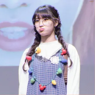🩰 Frau, Brille, Zöpfe, süß, koreanisch, Promi telegram sticker