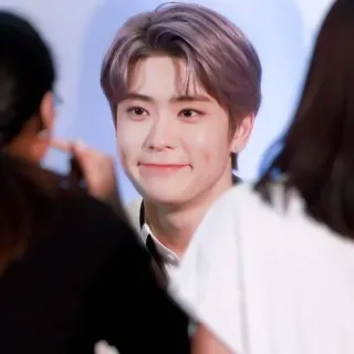 📸 男人, 韩流, 微笑, 酒窝, 肖像, 人 telegram sticker