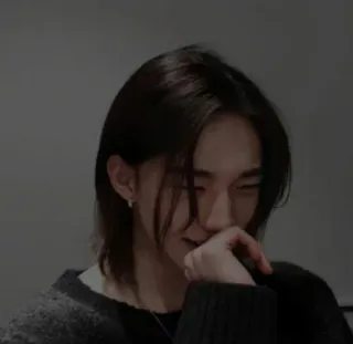 🎲 homme, portrait, souriant, K-pop, célébrité telegram sticker