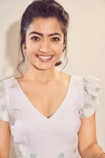 🍑 Rashmika Mandanna Индийская актриса, Знаменитость, Рашмика Манданна, Актриса, Улыбка telegram sticker