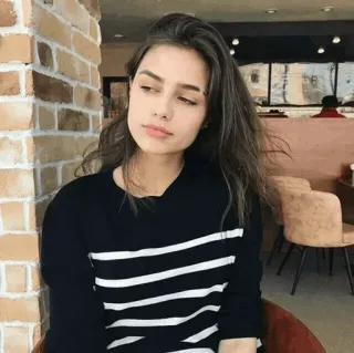 😒 vrouw, portret, meisje, brunette, mooi, mode, stijl telegram sticker