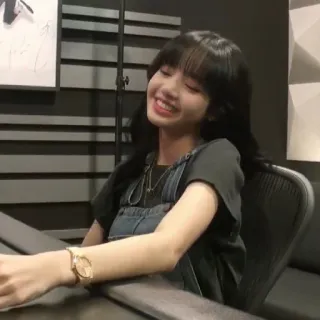 😂 Lisa Lisa, Blackpink, K-pop, penyanyi, idola, tersenyum whatsapp sticker