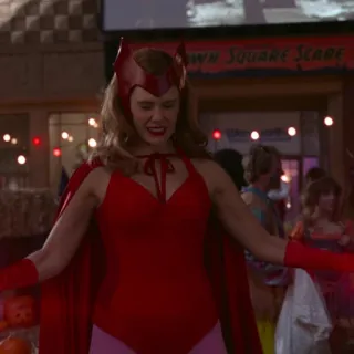😓 Wanda Maximoff WandaVision Town Square Scare Ванда, Алая Ведьма, Marvel, Супергерой, Хэллоуин, Костюм, Городская площадь whatsapp sticker