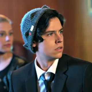 🍁 Jughead Jones Riverdale Jughead, Riverdale, Cole Sprouse, Drama adolescente, Archie Comics, Retrato personagem, Gorro telegram sticker