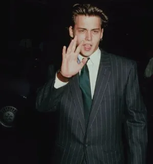 🎱 Johnny Depp นักแสดง, คนดัง, ภาพเหมือน, ผู้ชาย, สูท whatsapp sticker