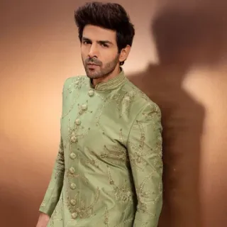🤨 hombre, retrato, moda india, masculino, actor, celebridad telegram sticker