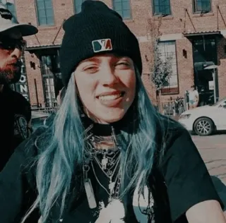 🕸 Billie Eilish Musik, Sänger, Popstar, Promi, blaue Haare, Mütze telegram sticker