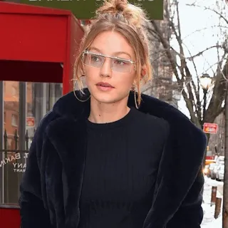 🎗 Gigi Hadid celebrità, modella, donna, moda, street style telegram sticker