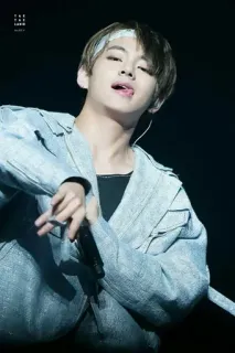 💦 V V, K-pop, BTS, cantante, artista telegram sticker