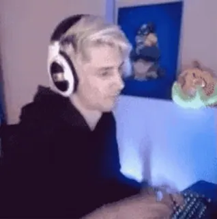 🥱 xQc xQc, Streamer, Gamer telegram sticker