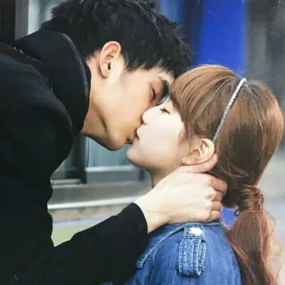 😘 kissing, couple, romance, love, affection, relationship telegram sticker