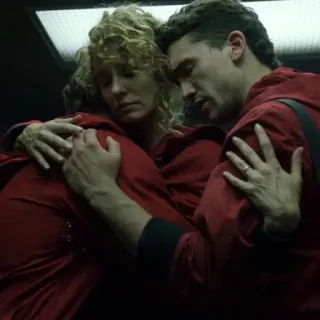 💞 Money Heist La Casa de Papel, couple, étreinte, combinaisons rouges, amour telegram sticker