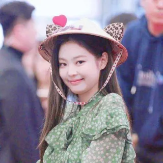 💚 Jennie Jennie, K-pop, Korea, Penyanyi, Blackpink, Topi, Selebriti telegram sticker