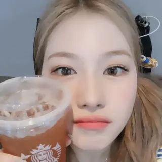 🍑 femme, thé glacé, Starbucks, boisson, portrait, beauté, personne telegram sticker