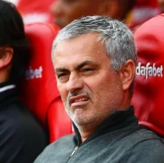 😕 José Mourinho футбол, спорт, менеджер, тренер, Моуринью telegram sticker