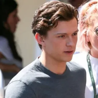 😐 Tom Holland tom holland, acteur, célébrité, homme, portrait, masculin telegram sticker