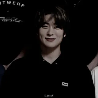 🎥 E. Yoonoh kpop, homme, sourire, mignon, fossettes, heureux telegram sticker