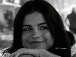 🗞 @Tnrichawm woman, person, portrait, black and white telegram sticker