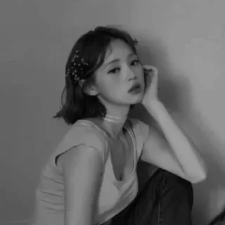 🐚 portrait, woman, person, girl, sitting, black and white, grayscale whatsapp sticker