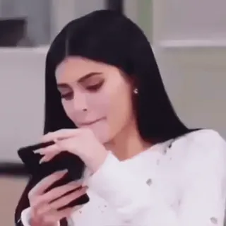 ▪️ Kylie Jenner kylie jenner, celebridade, mulher, meme telegram sticker