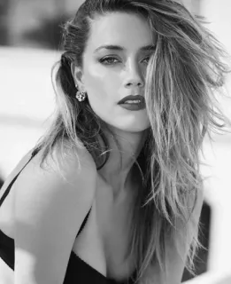 ⚜ Amber Heard นักแสดง, ภาพเหมือน, คนดัง, ขาวดำ, ผู้หญิง telegram sticker