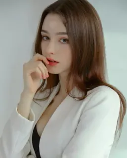 🤔 ผู้หญิง, ภาพเหมือน, ผมสีน้ำตาลเข้ม, นางแบบ, ความงาม, ผู้หญิง, เพศหญิง telegram sticker