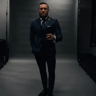 👑 Conor McGregor Конор Макгрегор, костюм, боец, портрет, мужчина, спорт whatsapp sticker