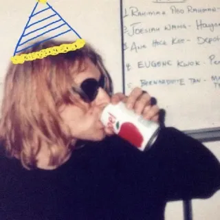 🎉 pessoa, festa, óculos de sol, bebendo, lata telegram sticker