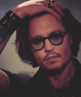 😏 Johnny Depp 演员, 名人, 男人, 肖像, 太阳镜 whatsapp sticker