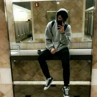 ⚡ Selfie, Miroir, Sweat à capuche, Décontracté, Pose, Urbain telegram sticker