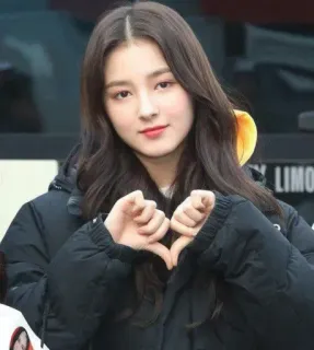 💗 Nancy kpop, idol, sängerin, nancy, herzgeste, frau telegram sticker
