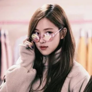 🌝 Rose wanita, gadis, potret, mawar, kpop, penyanyi, kacamata telegram sticker