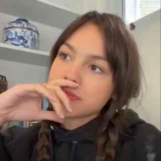 🤔 Olivia Rodrigo người nổi tiếng, ca sĩ, nhạc sĩ, nghệ sĩ, ngôi sao nhạc pop, thần tượng tuổi teen telegram sticker