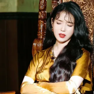 😣 IU chanteuse, actrice, kpop, asiatique, célébrité, femme, mannequin whatsapp sticker
