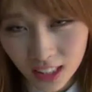 😕 meme, divertente, reazione, donna, faccia, espressione telegram sticker