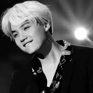 ➰ Suga Suga, BTS, K-pop, Idola, Penyanyi, Musisi telegram sticker