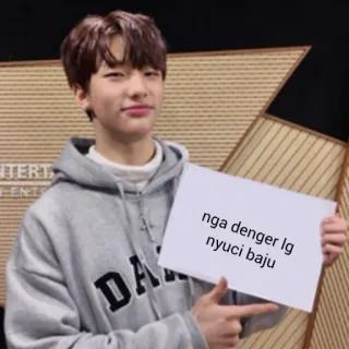 hyunjin’s @ONEYOUNEED whatsapp stickers