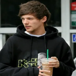🖤 Louis Tomlinson Луи Томлинсон, One Direction, Starbucks, кофе со льдом, знаменитость telegram sticker