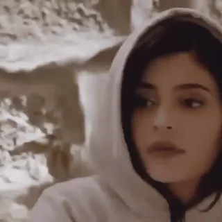😐 Kylie Jenner kylie jenner, người nổi tiếng, người, phụ nữ, áo hoodie whatsapp sticker