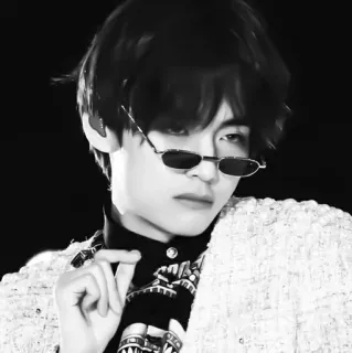 ᴛᴀᴇʜʏᴜɴɢ || @fairywizards :: @fStikBot whatsapp stickers