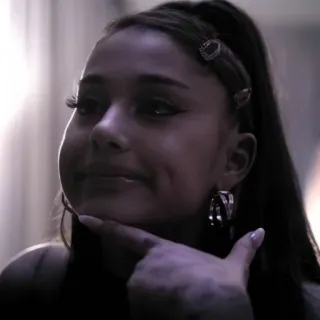 💧 Ariana Grande Pop star, Chanteuse, Femme, Célébrité, Portrait telegram sticker