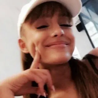 😊 Ariana Grande celebrytka, gwiazda pop, piosenkarka, kobieta, portret telegram sticker