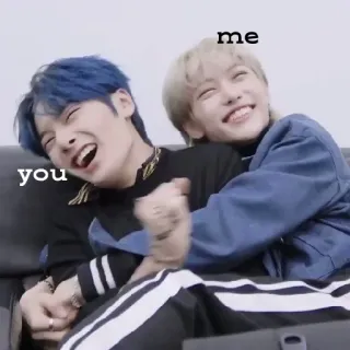 🤗 me
you 友谊, 快乐, 喜爱, 表情包, 拥抱, 笑, 喜悦 telegram sticker