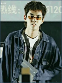 📽 Kris Wu Kris Wu, Zanger, Acteur, Beroemdheid, Mode, Stijl telegram sticker