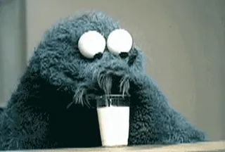 🥛 Cookie Monster Sesame Street печеньковый монстр, улица сезам, маппет, молоко, напиток, монстр, милый telegram sticker